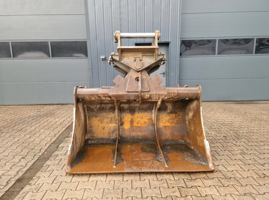 1800mm Schwenktieflöffel Liebherr SW48 Likufix