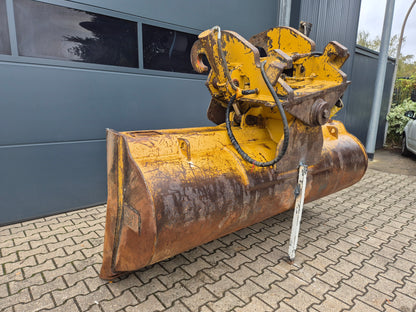 2400mm hydr Grabenräumlöffel Verachtert CW45S
