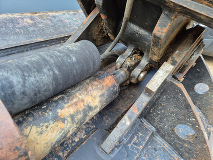 1500mm Schwenktieflöffel Oilquick OQ80