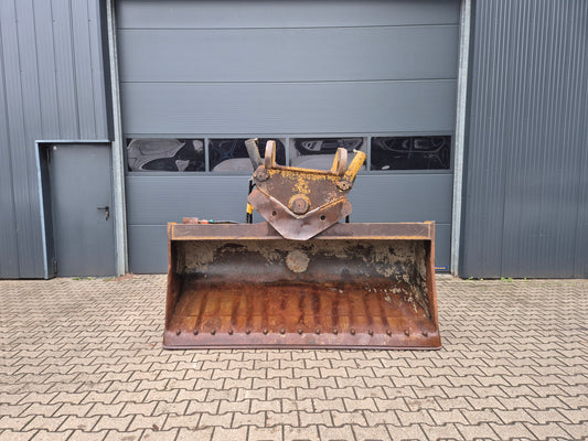 2400mm hydr Grabenräumlöffel Verachtert CW45S