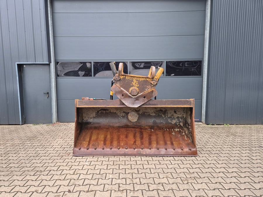2400mm hydr Grabenräumlöffel Verachtert CW45S
