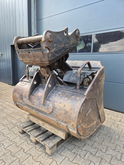 1500mm Schwenktieflöffel Oilquick OQ80